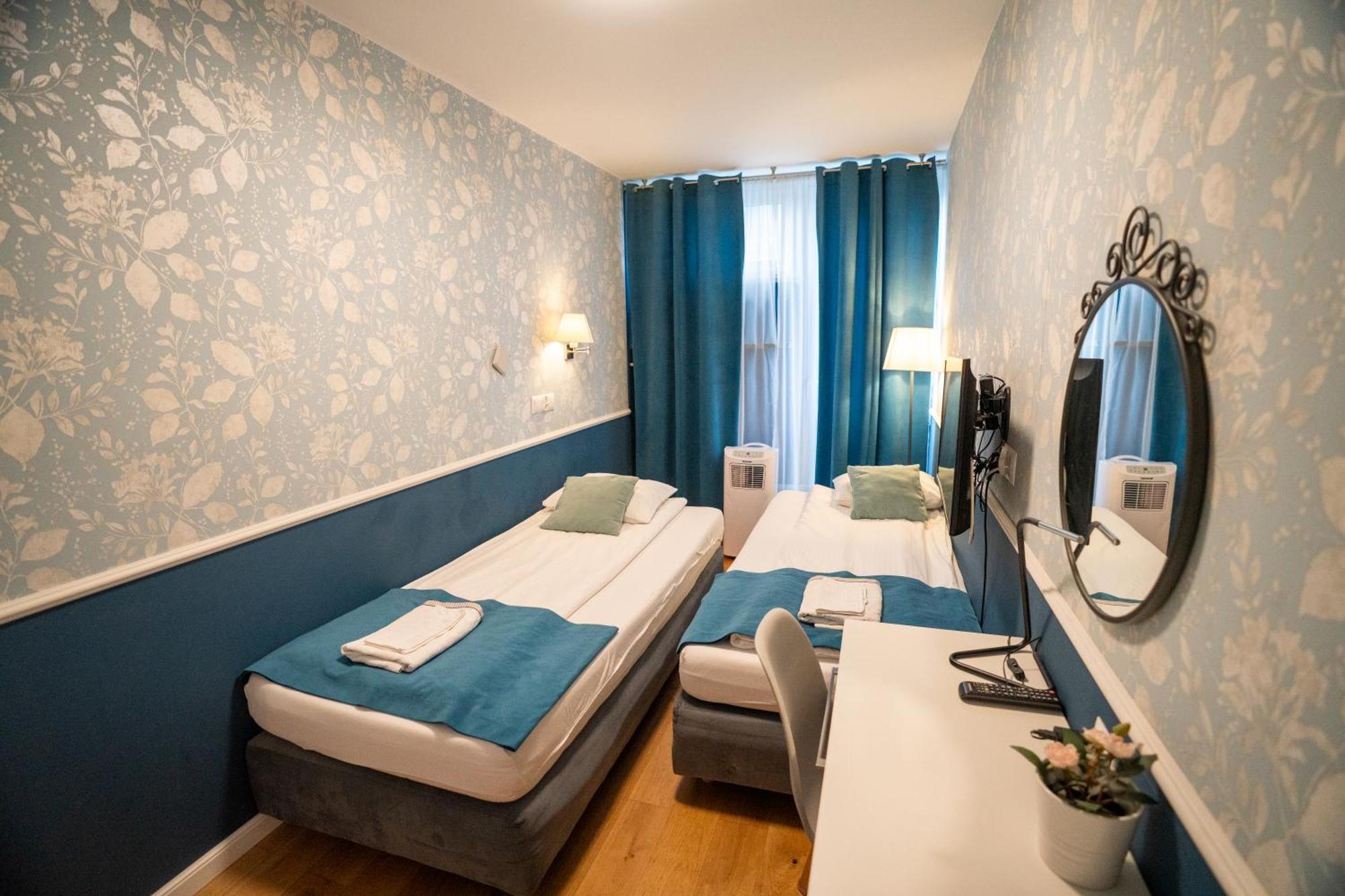 Apartament Hotel Grzybowska 9 Warschau Exterior foto